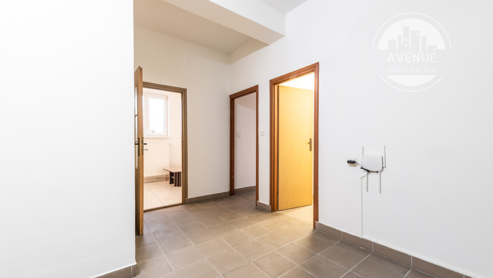 PRENAJATÉ * Obchodné priestory, sklad, kancelária