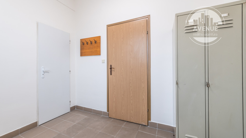 PRENAJATÉ * Obchodné priestory, sklad, kancelária