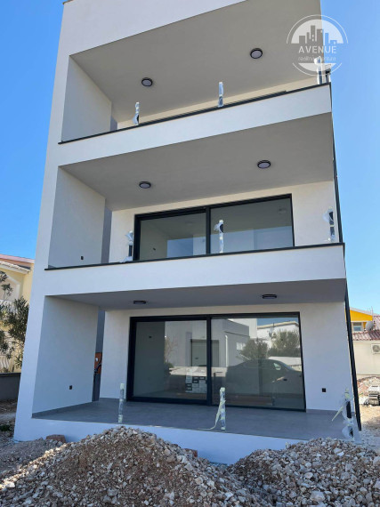 PREDANÉ 4-izbový apartmán, 80m od mora, Chorvátsko, Vir