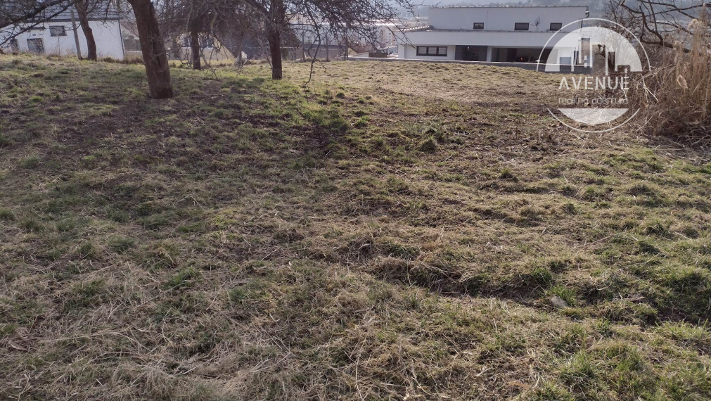 PREDANÉ - POZEMOK  - mestská časť  Šalgovík, 682 m2