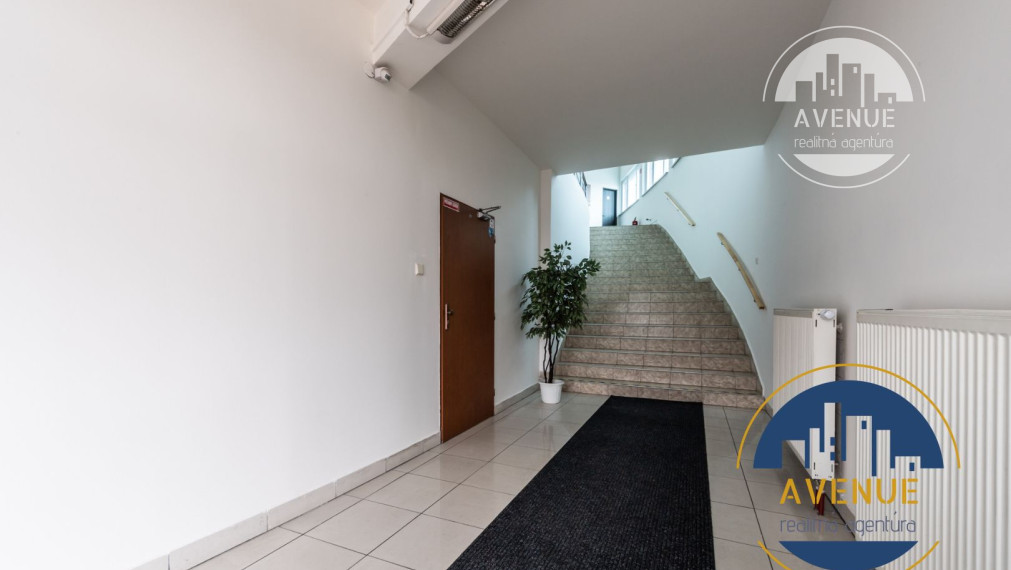 PRENAJATÉ * Kancelárske priestory, ambulancia, salón, obchod, výroba