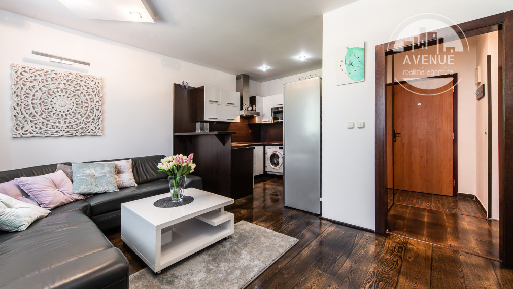 PRENAJATÉ -  1.5 izbový byt,kompletne zariadený