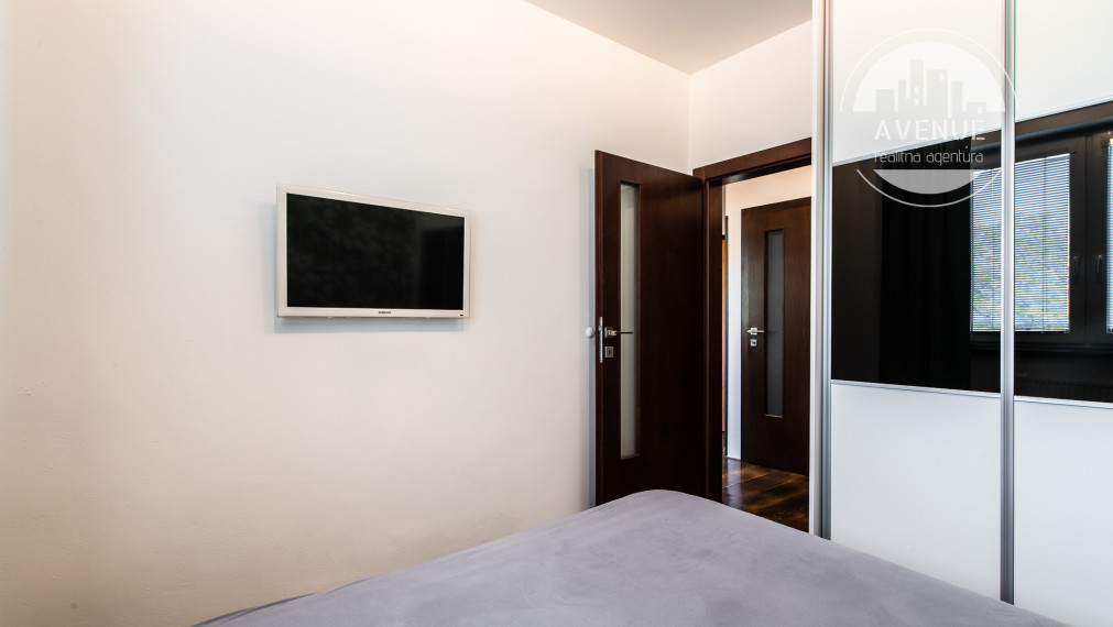 PRENAJATÉ -  1.5 izbový byt,kompletne zariadený