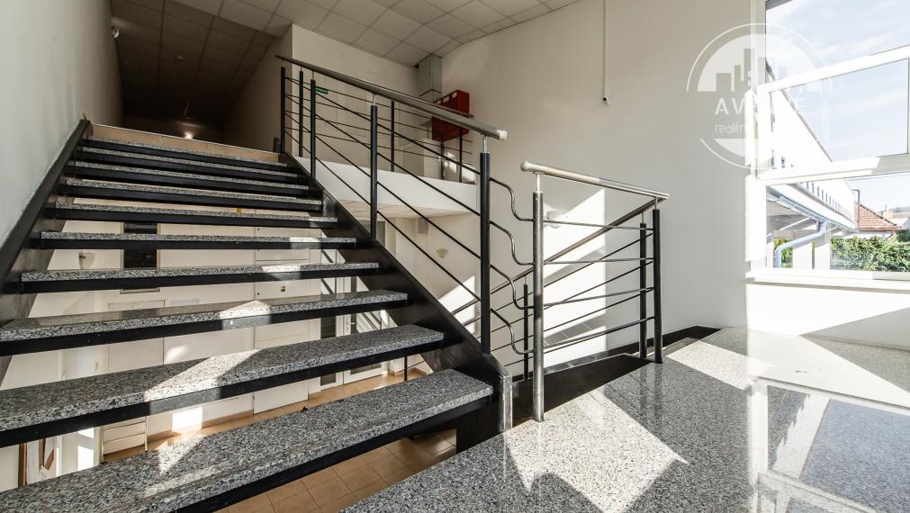 PRENAJATÉ -  1.5 izbový byt,kompletne zariadený