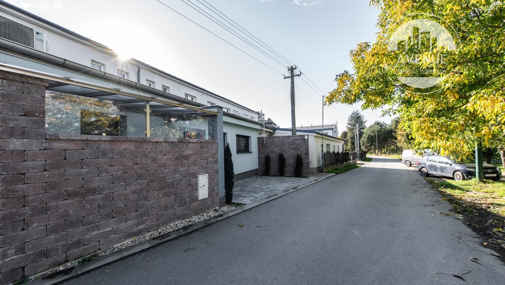 PRENAJATÉ -  1.5 izbový byt,kompletne zariadený