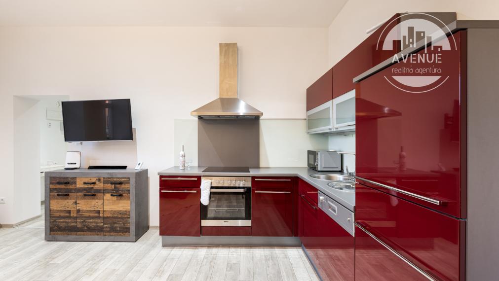 PRENAJATÉ 2.5 izbový byt - CENTRUM MESTA - Hlavná ul.