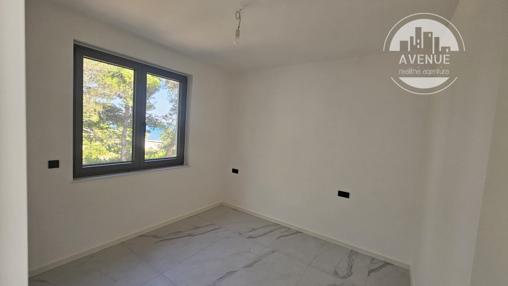 PREDANÉ - CHORVÁTSKO - VIR -  apartmány