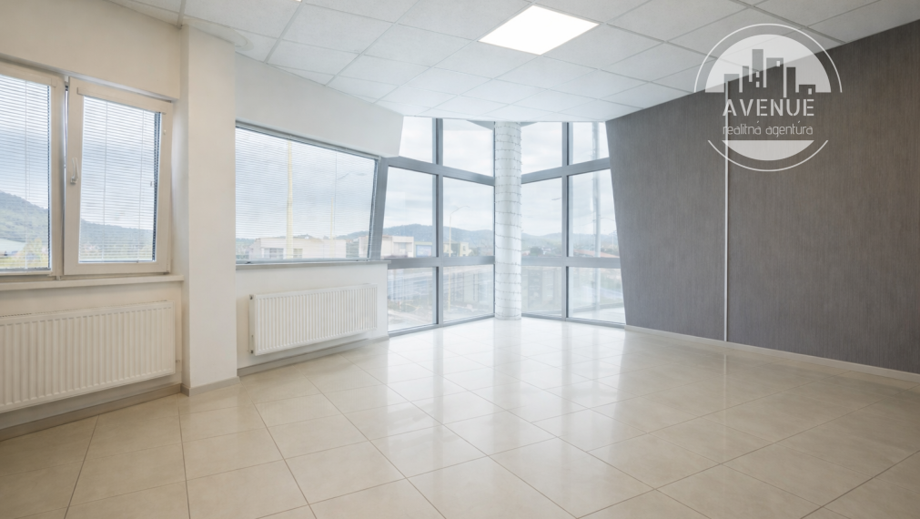 Na prenájom showroom, kancelária, sklad