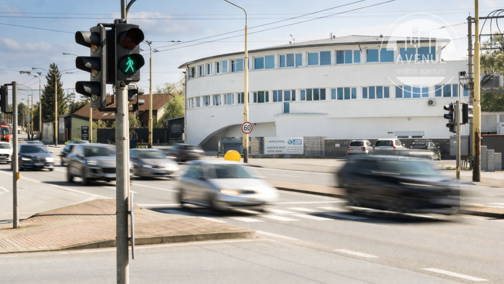 Priestor na podnikanie, fitnes centrum, detské interiérové ihrisko ... alebo sklad