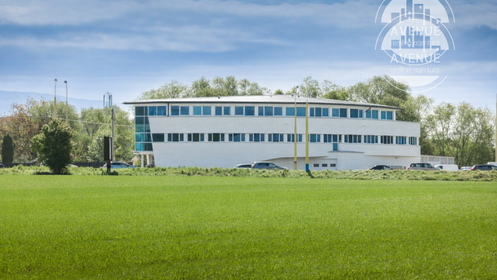 Showroom 120 m2 - cena 9 Eur/m2/mesiac bez DPH , vrátane energií