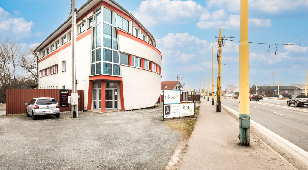 PRENAJATÉ * Obchodné priestory, sklad, kancelária