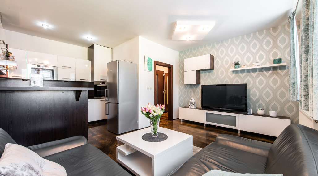 PRENAJATÉ -  1.5 izbový byt,kompletne zariadený