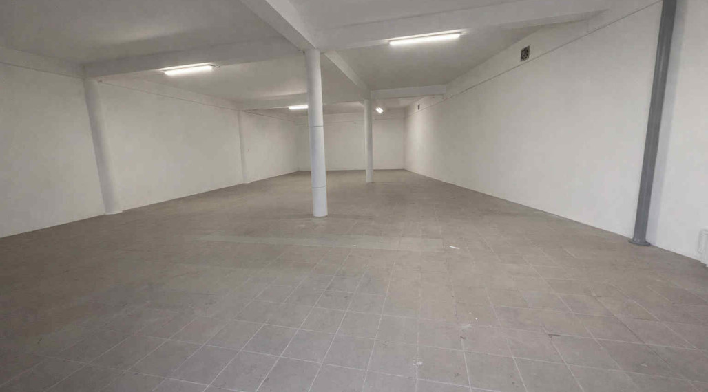 Predajňa, e-shop, showroom, sklad   170 m2