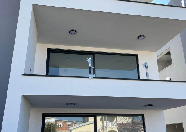 PREDANÉ 4-izbový apartmán, 80m od mora, Chorvátsko, Vir