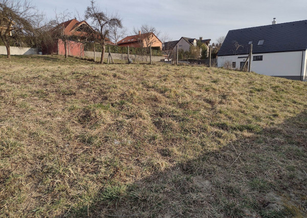 PREDANÉ - POZEMOK - mestská časť Šalgovík, 682 m2