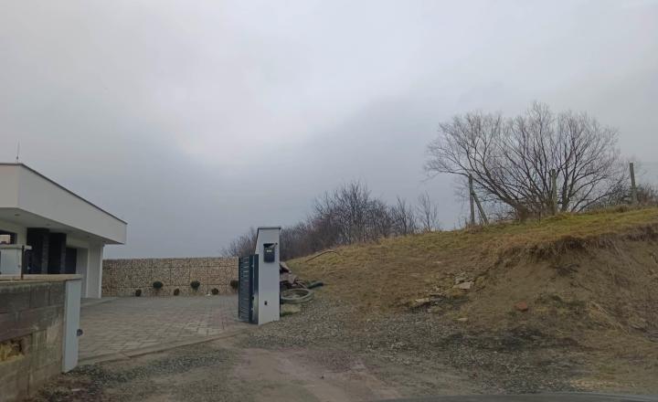 PREDANÉ - POZEMOK  - mestská časť  Šalgovík, 682 m2 - fotografia 3
