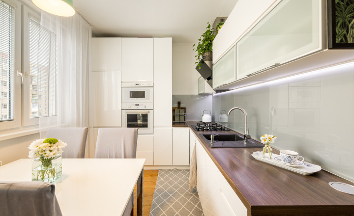 PREDANÉ - 3 izbový moderne zrekonštruovaný byt - fotografia 1