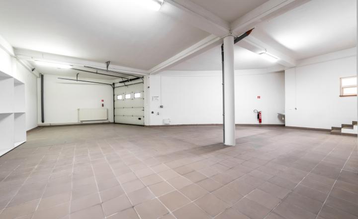 PRENAJATÉ * Sklad 150 m2 - Vranovská ulica ,Prešov - fotografia 1