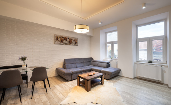 PRENAJATÉ - 2.5 izbový byt - CENTRUM MESTA - Hlavná ul.