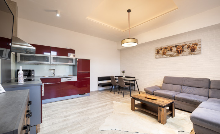 PRENAJATÉ - 2.5 izbový byt - CENTRUM MESTA - Hlavná ul. - fotografia 1