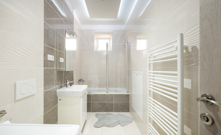 PRENAJATÉ - 2.5 izbový byt - CENTRUM MESTA - Hlavná ul. - fotografia 7